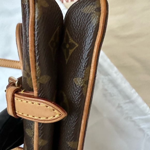 LOUIS VUITTON AUTHENTIC Monogram Pochette Marelle Pouch - Picture 6 of 16